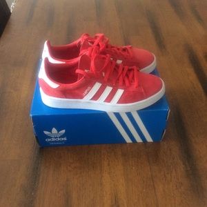 Red Sued Adidas “Campus”